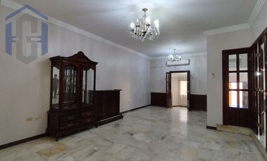 Casa de 3 plantas en venta - Garzota 1