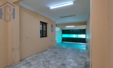 Casa de 3 plantas en venta - Garzota 1