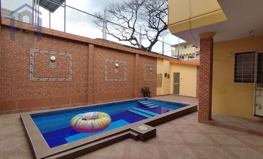Casa de 3 plantas en venta - Garzota 1