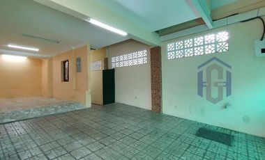 Casa de 3 plantas en venta - Garzota 1