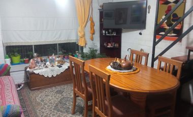CASA QUILICURA DOS PISOS -CONJUNTO HABITACIONAL PASEO CENTRAL II.