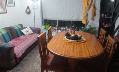 CASA QUILICURA DOS PISOS -CONJUNTO HABITACIONAL PASEO CENTRAL II.