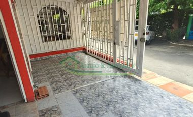 EN GIRARDOT -CUNDINAMARCA VENDEMOS CASA ESQUINERA EN CONDOMINIO ALGARROBOS 3.