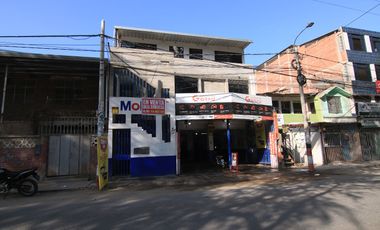 AMPLIO LOCAL EN VENTA -  EN AV. GRAU DE PIURA