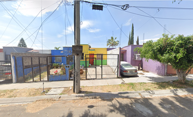 Casa en Avenida Mendoza, Hacienda Santa Fe, Jalisco, México ¡NO CRÉDITOS!