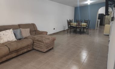 CASA EN RENTA AMUEBLADA IDEAL PARA 3 ROOMIES