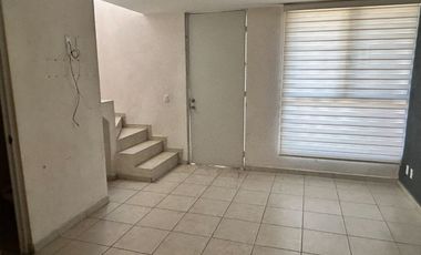 CASA EN RENTA A 5 MINS DEL CENTRO DE TONALÁ $7,000