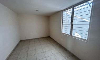 CASA EN RENTA A 5 MINS DEL CENTRO DE TONALÁ $7,000