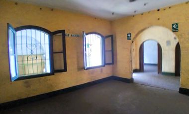 EXCELENTE OPORTUNIDAD DE INVERSIÓN!!! SE VENDE CASA COMO TERRENO O LOCAL COMERCIAL, ZONIFICACIÓN RDA COMPATIBLE CON CZ EN AV. SALAVERRY, JESÚS MARÍA