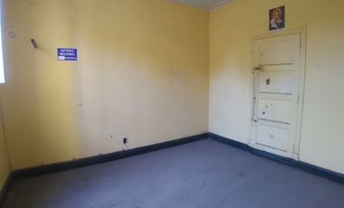 EXCELENTE OPORTUNIDAD DE INVERSIÓN!!! SE VENDE CASA COMO TERRENO O LOCAL COMERCIAL, ZONIFICACIÓN RDA COMPATIBLE CON CZ EN AV. SALAVERRY, JESÚS MARÍA