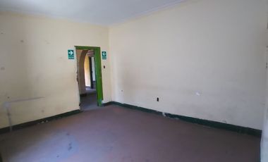 EXCELENTE OPORTUNIDAD DE INVERSIÓN!!! SE VENDE CASA COMO TERRENO O LOCAL COMERCIAL, ZONIFICACIÓN RDA COMPATIBLE CON CZ EN AV. SALAVERRY, JESÚS MARÍA