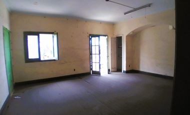EXCELENTE OPORTUNIDAD DE INVERSIÓN!!! SE VENDE CASA COMO TERRENO O LOCAL COMERCIAL, ZONIFICACIÓN RDA COMPATIBLE CON CZ EN AV. SALAVERRY, JESÚS MARÍA