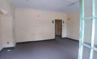 EXCELENTE OPORTUNIDAD DE INVERSIÓN!!! SE VENDE CASA COMO TERRENO O LOCAL COMERCIAL, ZONIFICACIÓN RDA COMPATIBLE CON CZ EN AV. SALAVERRY, JESÚS MARÍA