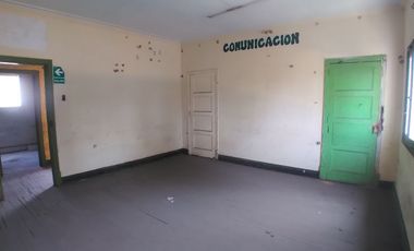 EXCELENTE OPORTUNIDAD DE INVERSIÓN!!! SE VENDE CASA COMO TERRENO O LOCAL COMERCIAL, ZONIFICACIÓN RDA COMPATIBLE CON CZ EN AV. SALAVERRY, JESÚS MARÍA