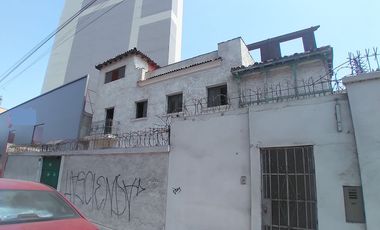 EXCELENTE OPORTUNIDAD DE INVERSIÓN!!! SE VENDE CASA COMO TERRENO O LOCAL COMERCIAL, ZONIFICACIÓN RDA COMPATIBLE CON CZ EN AV. SALAVERRY, JESÚS MARÍA