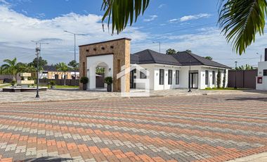 Casa en Venta en Urbanización Fontari, Machala – Modelo Trevi