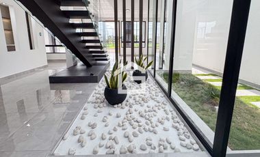 Casa en Venta en Urbanización Fontari, Machala – Modelo Trevi