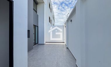 Casa en Venta en Urbanización Fontari, Machala – Modelo Trevi