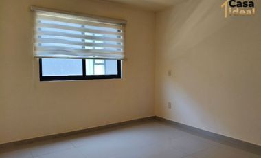 HERMOSA RESIDENCIA EN RENTA CON ENORMES ESPACIOS COTO ACANTHIA