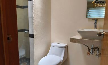HERMOSA RESIDENCIA EN RENTA CON ENORMES ESPACIOS COTO ACANTHIA