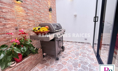 Vendo hermosa casa medianera en unidad cerrada.