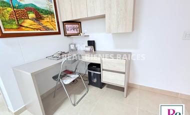 Vendo hermosa casa medianera en unidad cerrada.