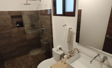 Cómodo estudio con jardín privado, en Aldea Zamá