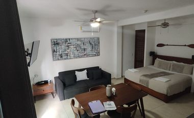 Cómodo estudio con jardín privado, en Aldea Zamá