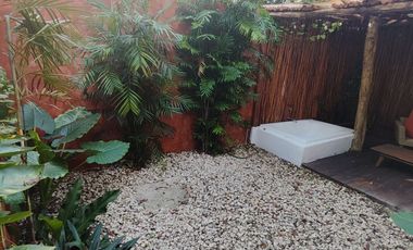 Cómodo estudio con jardín privado, en Aldea Zamá
