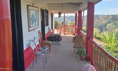 VENDO CASA FINCA CON COMPRAVENTA, BIEN BARATA EN MARINILLA ANTIOQUIA.