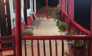 VENDO CASA FINCA CON COMPRAVENTA, BIEN BARATA EN MARINILLA ANTIOQUIA.