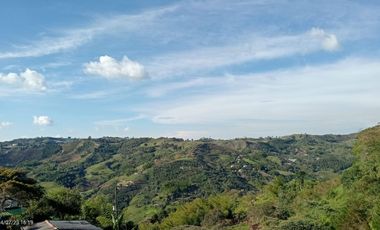 VENDO CASA FINCA CON COMPRAVENTA, BIEN BARATA EN MARINILLA ANTIOQUIA.