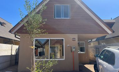 Linda casa en Condominio, sector Buin Oriente. $600.000