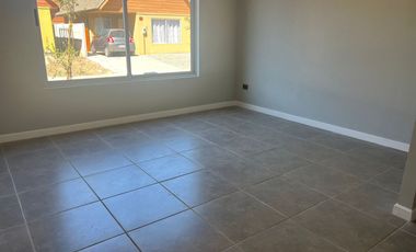 Linda casa en Condominio, sector Buin Oriente. $600.000