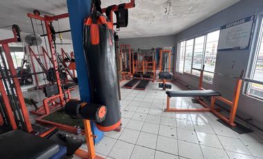 Venta de local en Escobedo, N.L.  EN ESQUINA Edificio Completo Incluye renta de anuncio Panoramico