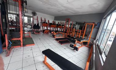 Venta de local en Escobedo, N.L.  EN ESQUINA Edificio Completo Incluye renta de anuncio Panoramico