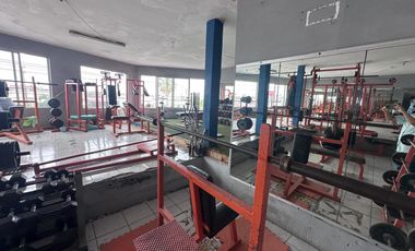 Venta de local en Escobedo, N.L.  EN ESQUINA Edificio Completo Incluye renta de anuncio Panoramico