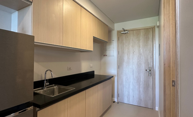 FOR SALE STUDIO CONDO WITH PARKING AT VIENTO TOWER 2 CERCA ALABANG