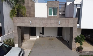 CASA EN VENTA EN EL RESIDECIAL LA CIMA $4,700,000