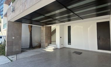 CASA EN VENTA EN EL RESIDECIAL LA CIMA $4,700,000