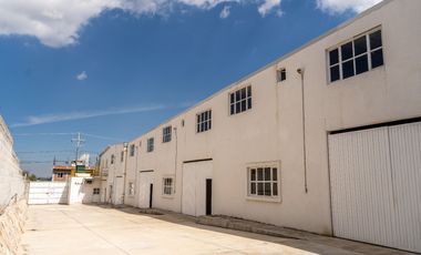 Conjunto Industrial en VENTA (4 Bodegas con Oficina y 2 Habitaciones cada una),con Local Comercial, Ubicado en San José Iturbide