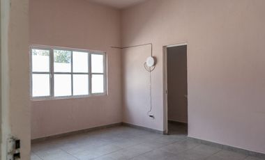 Conjunto Industrial en VENTA (4 Bodegas con Oficina y 2 Habitaciones cada una),con Local Comercial, Ubicado en San José Iturbide