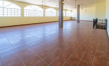 Conjunto Industrial en VENTA (4 Bodegas con Oficina y 2 Habitaciones cada una),con Local Comercial, Ubicado en San José Iturbide