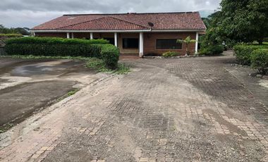 Hermosa QUINTA en Santa Isabel, Abdon Calderon (La Unión), Santa Isabel, Azuay A LA POCOS METROS DE LA ENTRADA A LA UNION