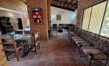 Hermosa QUINTA en Santa Isabel, Abdon Calderon (La Unión), Santa Isabel, Azuay A LA POCOS METROS DE LA ENTRADA A LA UNION