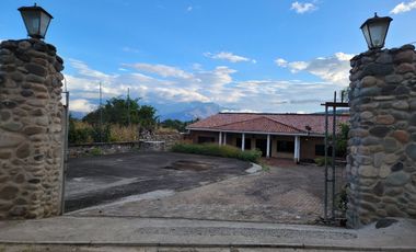 Hermosa QUINTA en Santa Isabel, Abdon Calderon (La Unión), Santa Isabel, Azuay A LA POCOS METROS DE LA ENTRADA A LA UNION