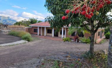 Hermosa QUINTA en Santa Isabel, Abdon Calderon (La Unión), Santa Isabel, Azuay A LA POCOS METROS DE LA ENTRADA A LA UNION
