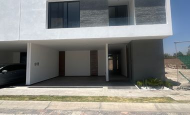 CASA EN VENTA POR CIUDAD JUDICIAL EN FRACCIONAMIENTO PRIVADO