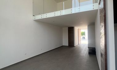 CASA EN VENTA POR CIUDAD JUDICIAL EN FRACCIONAMIENTO PRIVADO