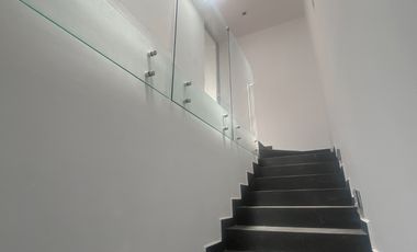 CASA EN VENTA POR CIUDAD JUDICIAL EN FRACCIONAMIENTO PRIVADO